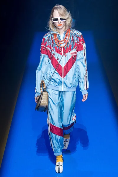 Look 52